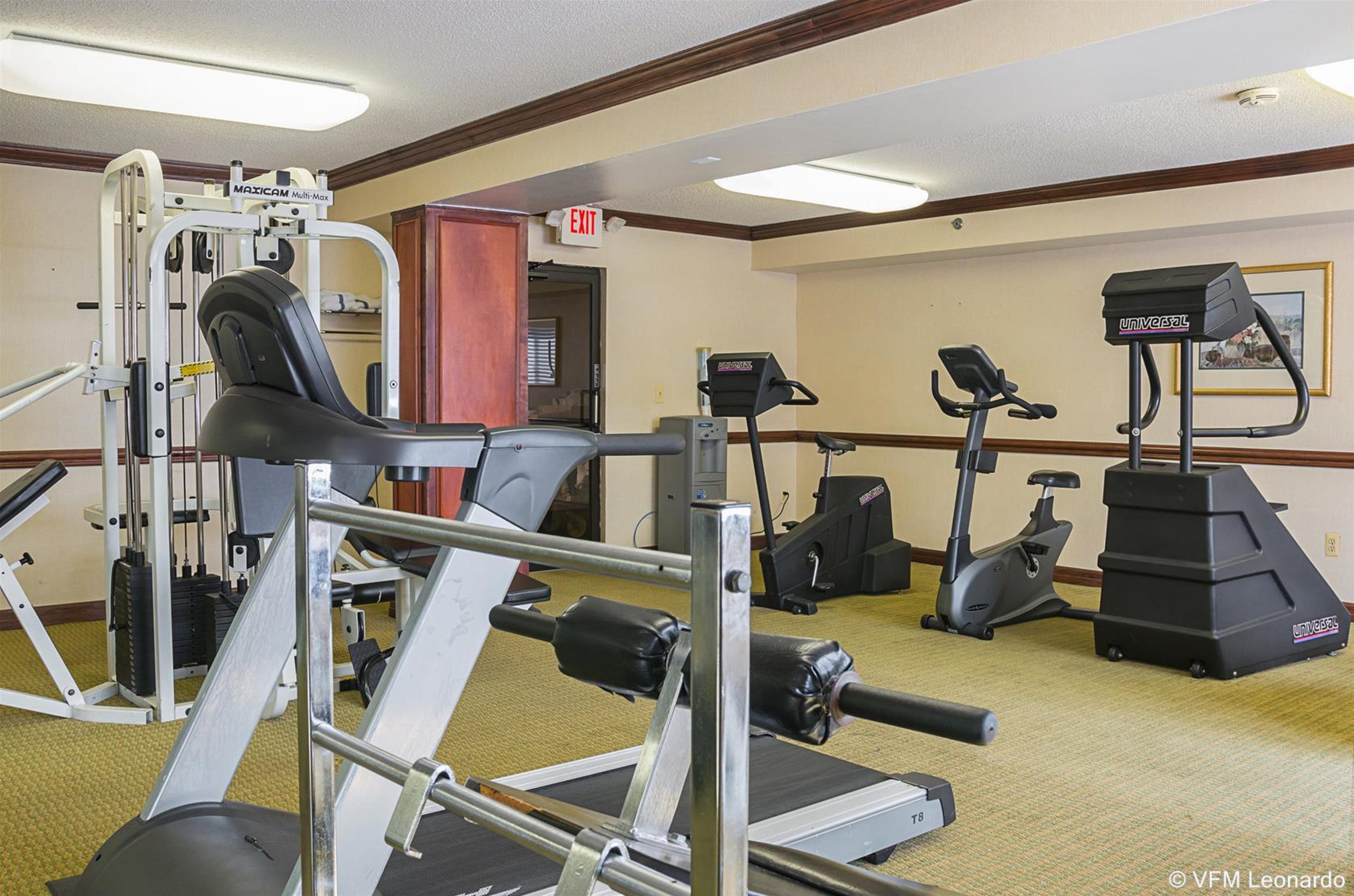 Quality Inn & Suites Detroit Metro Airport Romulus Bagian luar foto