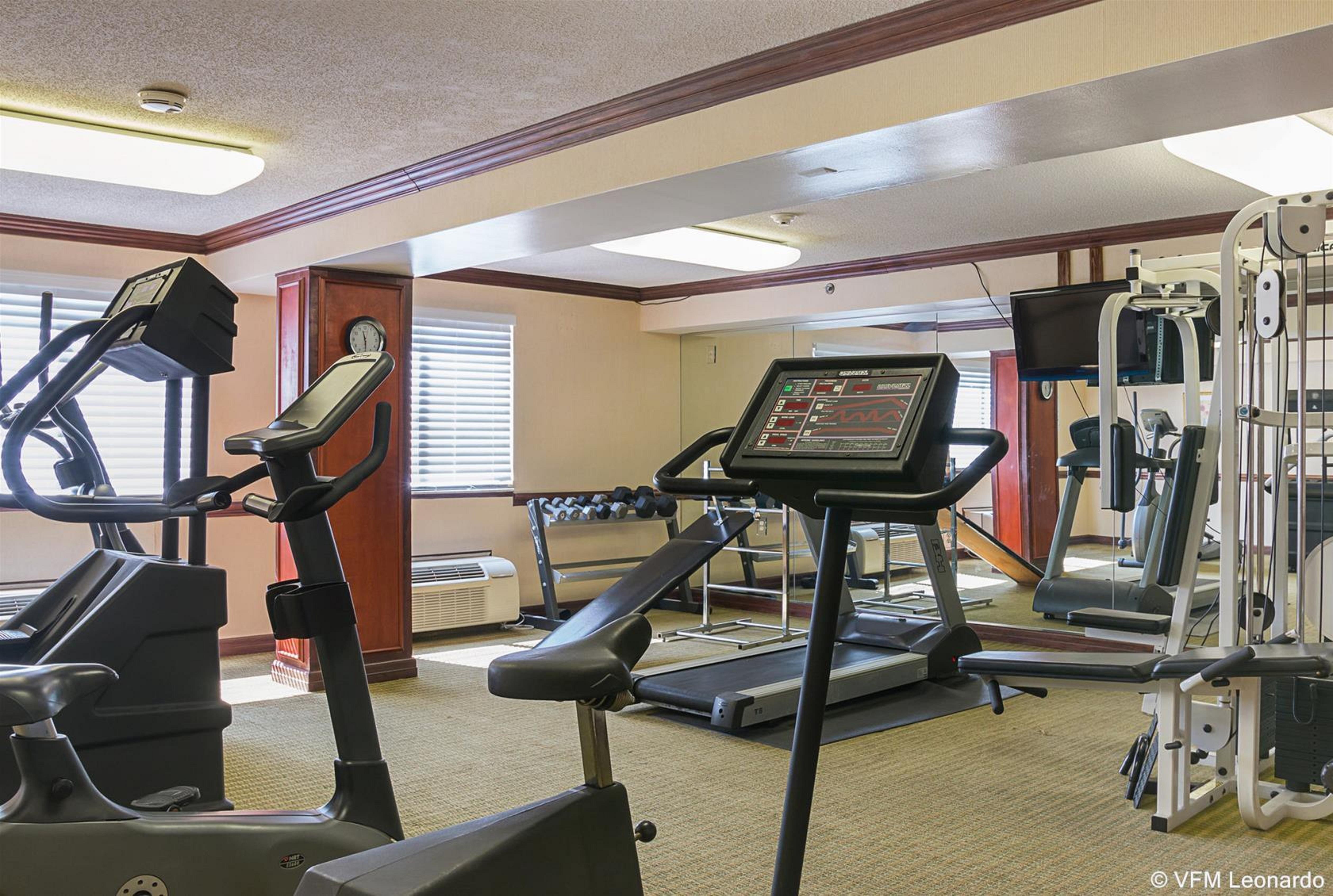 Quality Inn & Suites Detroit Metro Airport Romulus Bagian luar foto